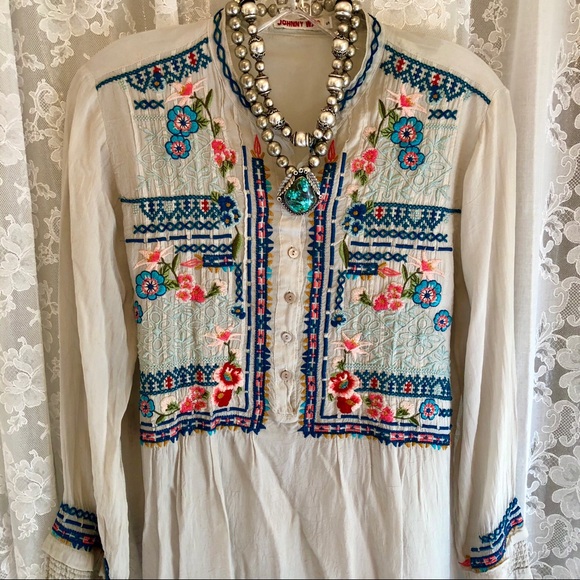 JOHNNY WAS * Light Gray Embroidered Floral Top - Picture 3 of 8
